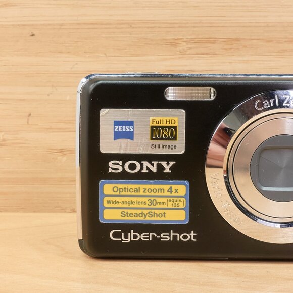 Sony Cyber-shot DSC-W210 / 12.1MP Digital Camera / Compact & Ready to Use - Picture 4 of 14
